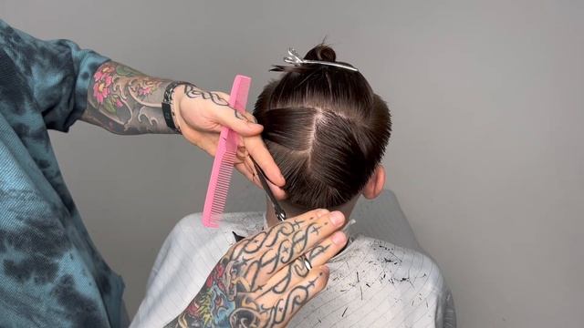 Удивительное видео преображения мужской стрижки /WHITE COSMETICS /FAST FADE смотреть онлайн