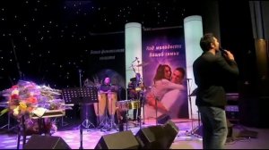 Песня о Семье испоняет Алексей Чумаков