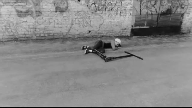 Как научится делать трюк ноу-фут на трюковом самокате смотреть онлайн