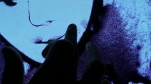 песочная анимация. рисуют дети "С днем Матери"