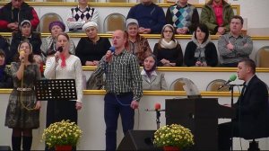 Звучал в семье напев сердечный / Песня