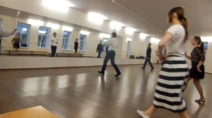 Вы хотите танцевать Фигурный вальс, Венский вальс, Медленный вальс? Мы знаем, как танцевать вальс