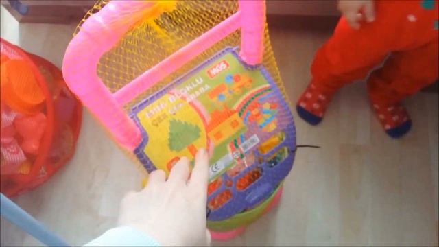 Раскрываем подарки от Деда Мороза на Новый Год 2017 / Opening Christmas presents смотреть онлайн