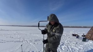 Шведский Ледобур MORA ICE и Барнаульский Ледобур ТОНАР