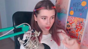 я оставила СИМС 4  включённым на 8 ЧАСОВ и произошло ЭТО...