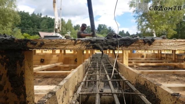 Возведение свайно-ростверкового фундамента компанией "СВДом" (июль 2018) смотреть онлайн