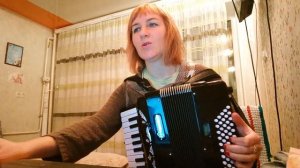 Русский парень от пуль не бежит...,поет Любовь Гришанова