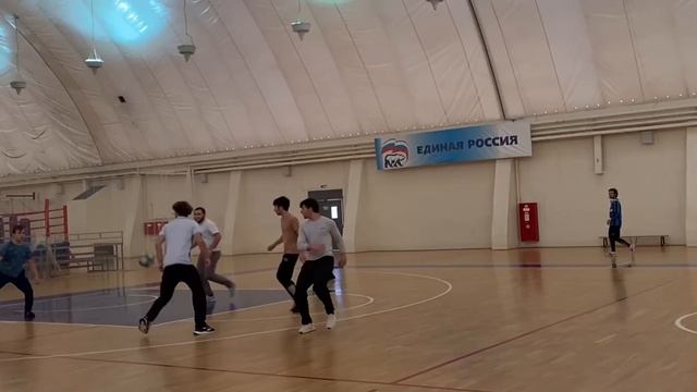 На базе спортивной площадки «Купол» прошли захватывающие соревнования по футболу среди студентов Инж