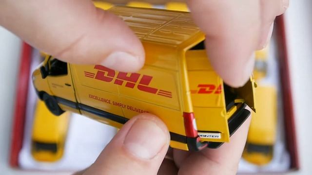 Новинка от Kinsmart 2021 - Mercedes Sprinter DHL обзор металлической коллекционной машинки Мерседес