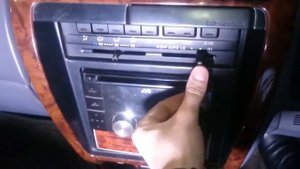 как разобрать центральную консоль на Toyota Hilux Surf KZN185/1KZ-TE