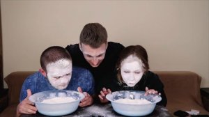 МОКНИ СВОЕГО ДРУГА ЧЕЛЛЕНДЖ || ПОПРОБУЙ ВЫЖИТЬ В МИСКЕ С МУКОЙ 😂😂😂