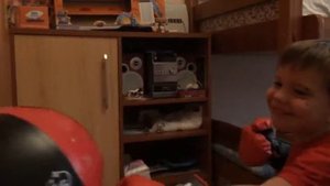 Дэниел бьет грушу. Rocky Balboa :)