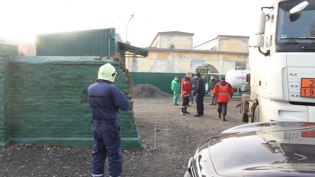 Демонтаж АГЗП I-LPG ("ИНКОМ ЛПГ") на Магнитогорской, видео 01, 09.12.2015 смотреть онлайн