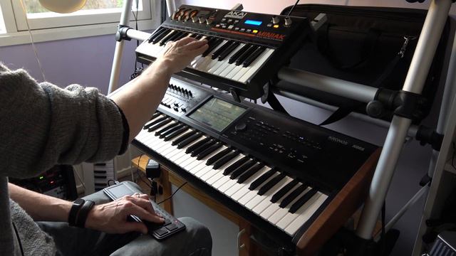 Akai Miniak & Korg Kronos song Layered Keys 14.10.2023 смотреть онлайн