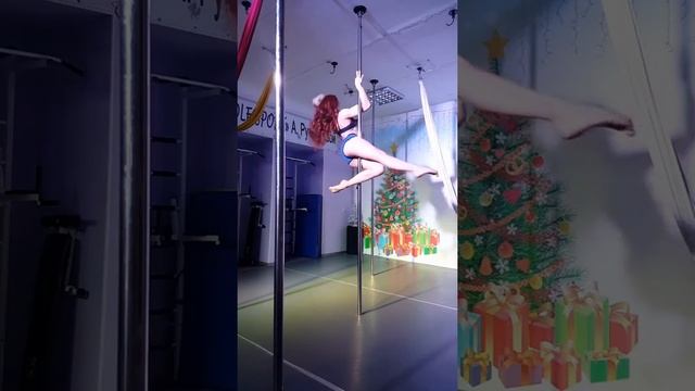 Шпагат на пилоне "POLE SPORT" Румянцева