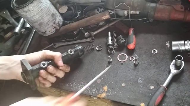 Видео Урок. Разбор Главного Тормозного Цилиндра.!!!
