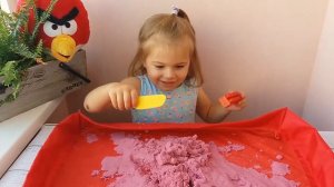 Весело играем в песок с малышом. Развивающие игры для детей дома