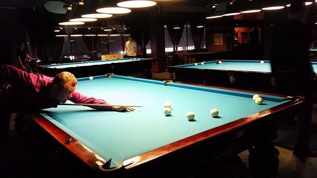 Партия в американку между Олегом и Владимиром смотреть онлайн