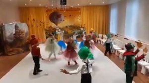 танец с листьями (старшая группа)