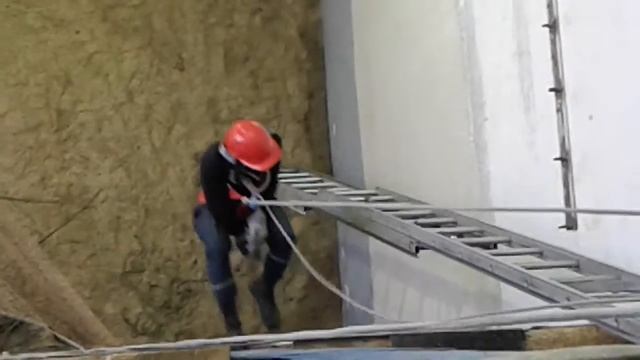 НУГЗУ самоспасание с башни 4-го этажа смотреть онлайн