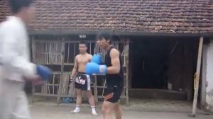Каратист против тайского боксера