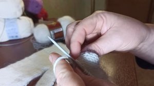 Варежки на двух спицах, для начинающих.