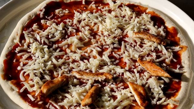Гавайская пицца с ананасами /Hawaiian pizza Гавайская пицца с курицей и ананасами
