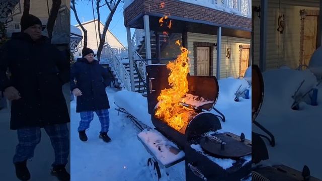 ??Взорвался мангал смокер смотреть онлайн