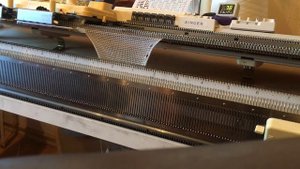 Соединение деталей на вязальной машине часть 1