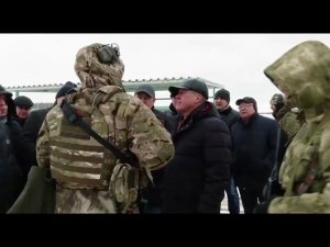 Мэр Новосибирска Анатолий Локоть посетил пункт размещения мобилизованных в НВВКУ