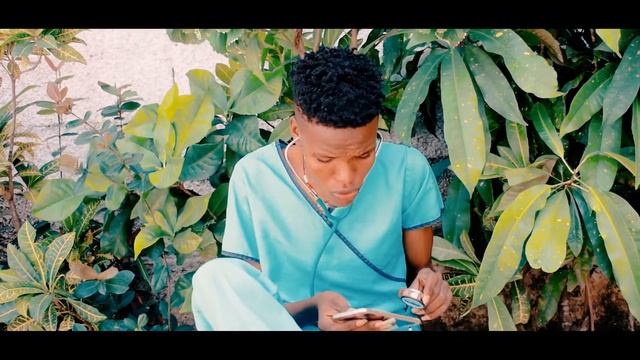 VIN GADE KIJAN YO BAT YON DOKTÈ BYEN BAT POU YON TELEFON смотреть онлайн