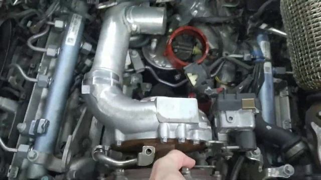 Снятие турбины с двигателя OM 642.826 Mercedes смотреть онлайн