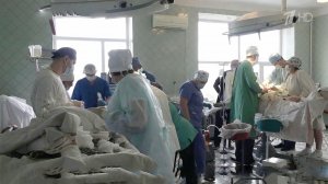 Российские врачи в ЛНР проводят сложнейшие операции