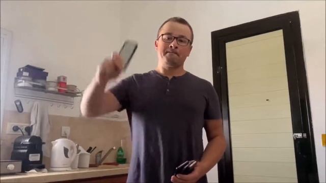 Как правильно разбить телефон, чтобы уйти от слежки? смотреть онлайн