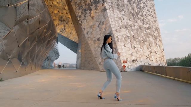 Kizomba solo dancing by Laho смотреть онлайн