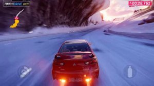 играю в первый рас в Асвальт 9