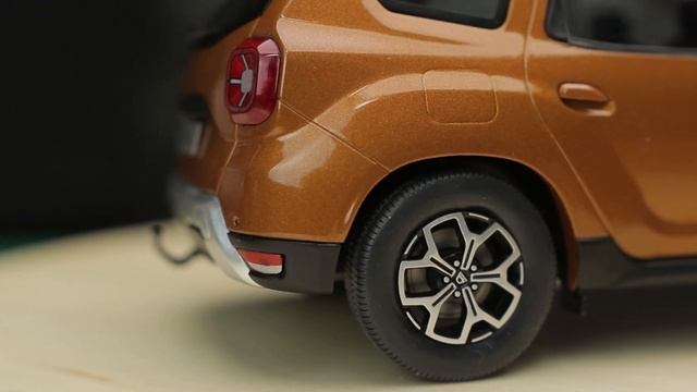 Dacia Duster MK2 2018 - Solido 1:18 unboxing смотреть онлайн