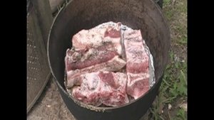 Как коптить мясо в коптильне