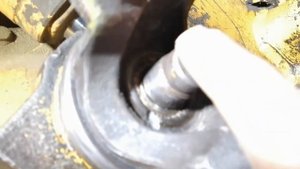 Jcb3cx передний мост замена сальника дифиренциалла