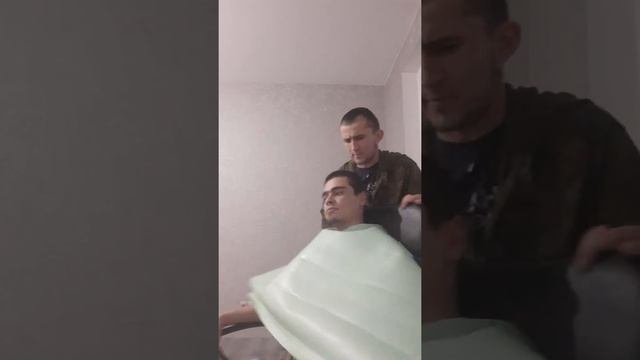 #парикмахер#причёска#новаяпричёскаНовый парикмахер смотреть онлайн