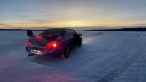 Зимний дрифт на льду, боевые тренировки.