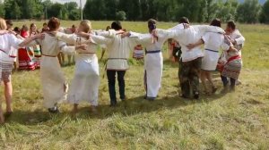 Упорхнула весна легкой павой .Автор стиха Е Серикова