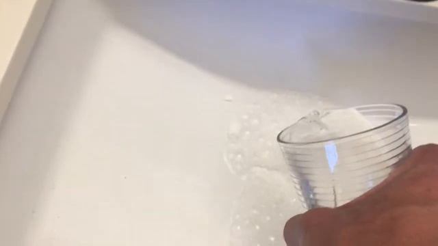 Unclog a Drain with Baking Soda and Vinegar смотреть онлайн