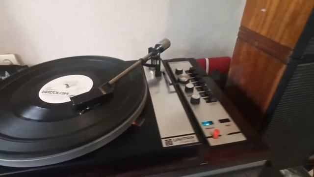 проигрыватель пластинок высшего класса "Вега-003" и ламповый стерео-тюнер рабочий смотреть онлайн