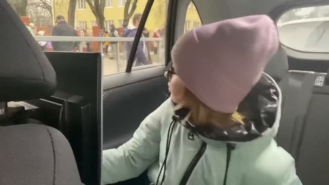 VLOG Алиса КУПИЛА свитер для школы и начала УЧИТЬ НЕМЕЦКИЙ язык / Масленица в России / смотреть онлайн