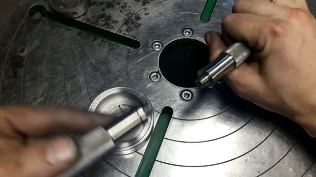 Плашкодержатель / Die stock смотреть онлайн