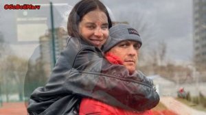 ЖЕНА И ДЕТИ БОКСЕРА  АЛЕКСАНДРА  УСИКА !