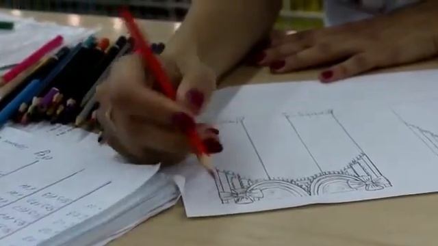 Дизайнер за работой. Как стать дизайнером штор? Что нужно знать и уметь дизайнеру интерьеров?
