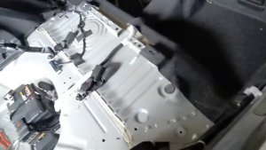 Снятие бокового заднего пластика на ниссан ноут е паур