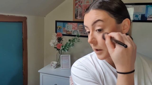 How to do everyday no makeup-makeup | Nicola Savage смотреть онлайн